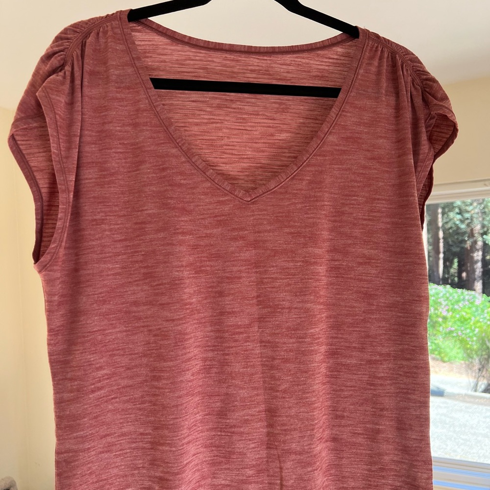 Lululemon women’s workout shirt large